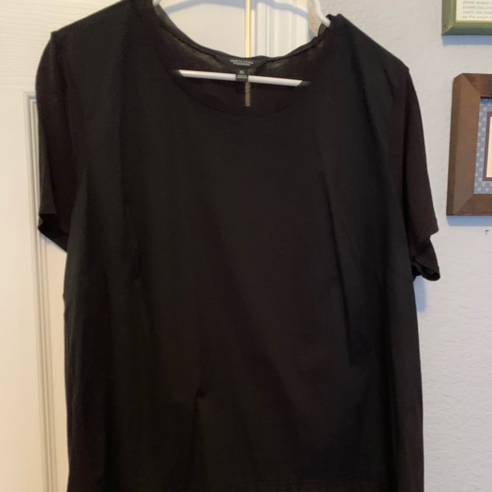 Fun blouse/shirt with ruffle